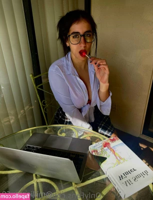 milliemay69 - Going paid live right now!!!!