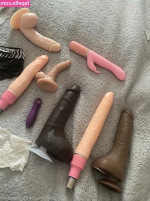 milliemay69 - I know some of you really love being teased by my ass in pantyhose