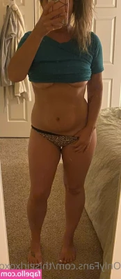 thisgirlxoxo - I love shaking my ass for you 😛