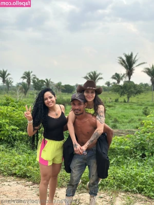 polyanaviana - Sorry for the gap on posting  holiday week was insane  We are back at