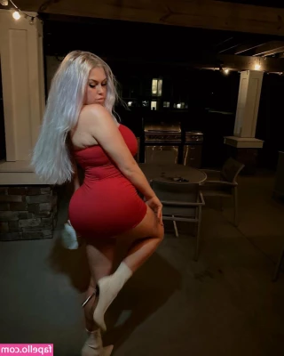 Nikki [ nikki-1 ] - I wander my hands down your back and shoulders  squeezing my fingers