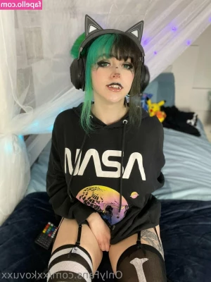 mssykix - Hi FANZ! MERRY Christmas Eve/eve haha! I figured as a little treat