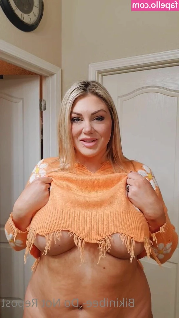 bikinibee [ bikinibee-1 ] - Check your DMs for this sexy AF new video 🔥🔥🔥
