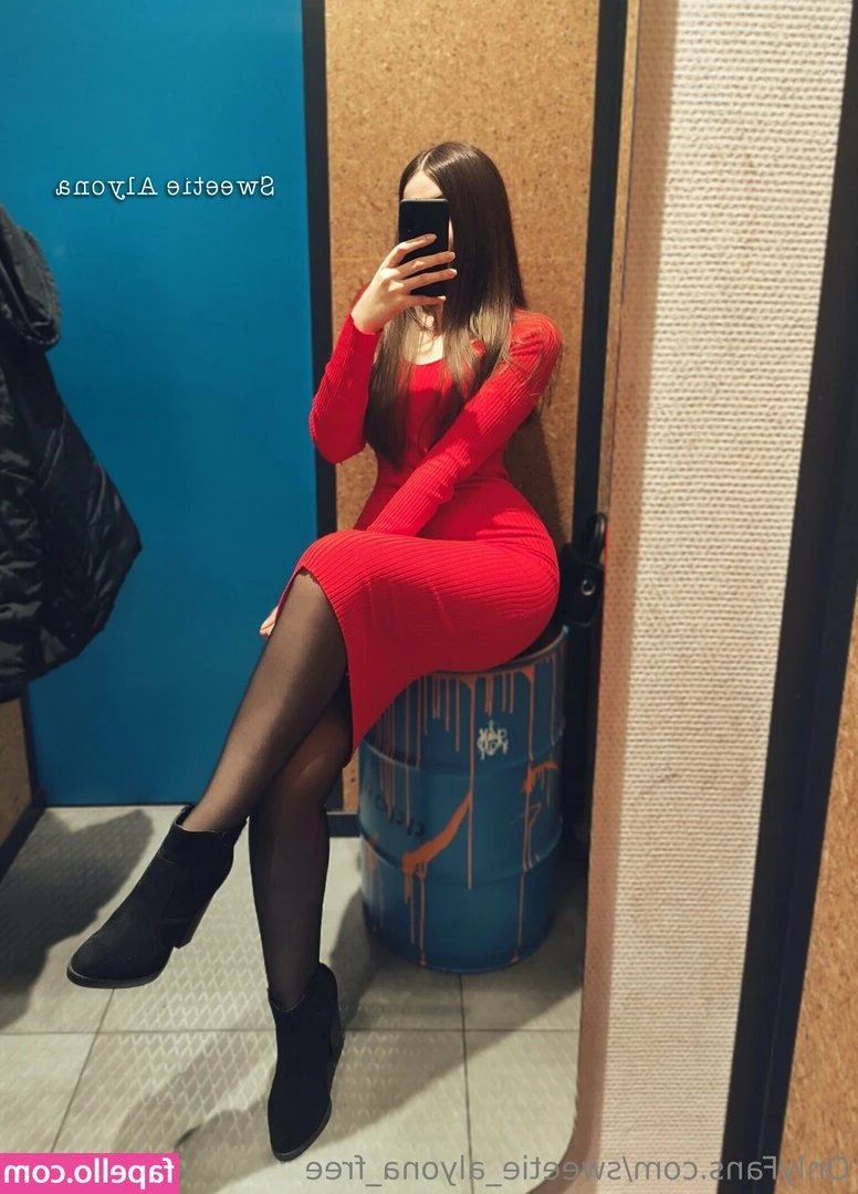 sweetie_alyona_free [ sweetie-alyona-free ] - Yeah, I can afford to go out in the cold without a hat😅🥶