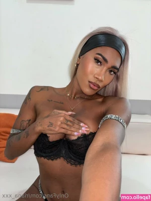 riana_xxx [ riana-xxx ] - I loooove *tittie Tues D A Y * 💋🔥