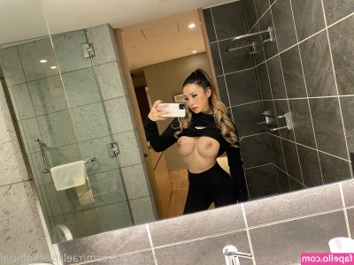RaeLilBlack - Swipe right for a huge smile Have you ever taken a Tea bath before 