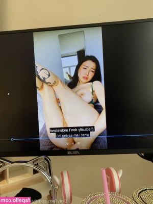 RaeLilBlack - For you feet lovers   it s me  I m feet lovers