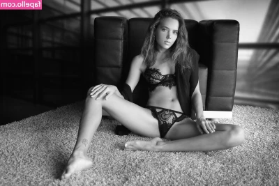 Katya Clover [ katya-clover-4 ] - Happy FriYaY, babies 💕