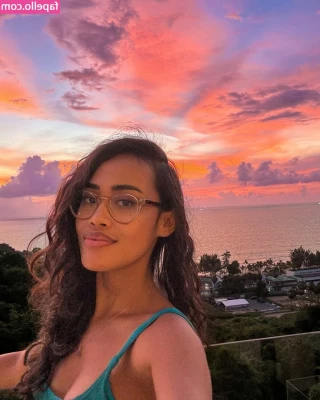 Kiana.pix [ kiana-pix-1 ] - Mommy is waiting for you to message🥺