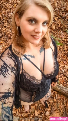 snobunnybarbie92 - Where do you prefer to blow - tits, face or both ?