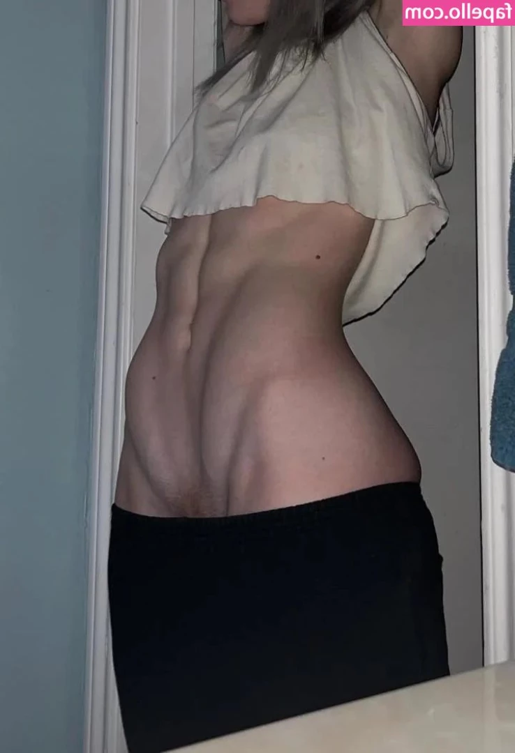 owouwuxx - Happy Sunday  Enjoy one of the best photos of my ass in a long while