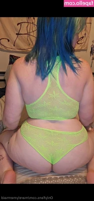marelymermaid - How did you end up under me? Can I sit down?😏😏