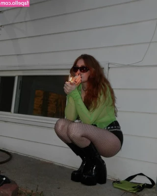 Madeline Ford [ madeline-ford ] - Starting this New Years like a boss bitch Madame   ordering new gowns
