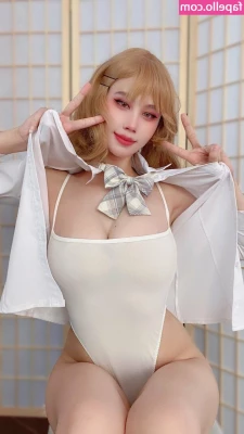 Kura Onee-san [ kura-onee-san ] - How delicious my best friend s big tits look how she masturbates my