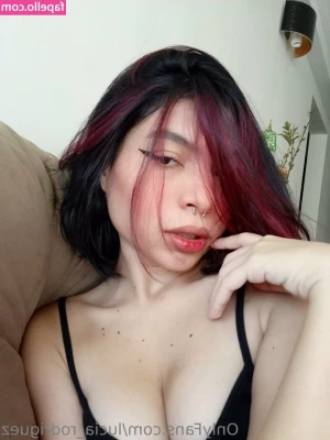 lucia_rodriguez [ lucia-rodriguez ] - Do you like them extra oiled up honey