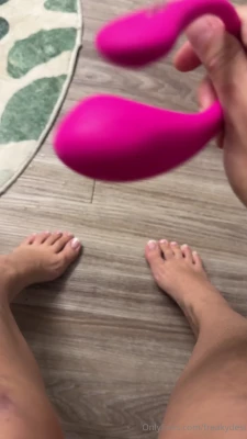 freakydesi - Piper is adorned in boxing gloves and a sporty ensemble, exuding an