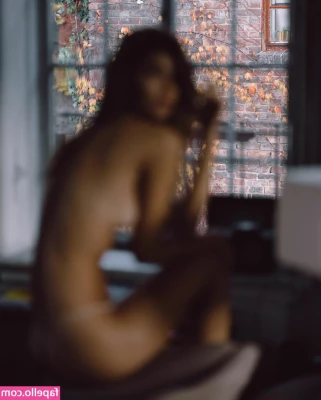 Cindy Mello [ cindy-mello ] - Don t be shy  After all  you want my attention  don t you   