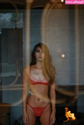 Cindy Mello [ cindy-mello ] - should I take them off?🫶🏻