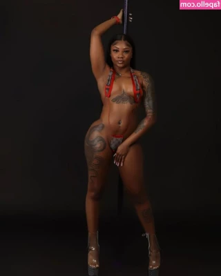 Riiah.Rosae [ riiah-rosae ] - Parte 2 - Brincando com meu vibrador