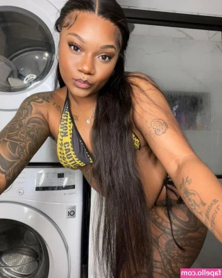 Riiah.Rosae [ riiah-rosae ] - I couldn t wait to get home so i just jerked off on the elevator