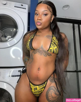 Riiah.Rosae [ riiah-rosae ] - 𝑴𝒂𝒕𝒖𝒓𝒆 𝒎𝒐𝒎𝒎𝒚 𝒊𝒔 𝑵𝑬𝑾