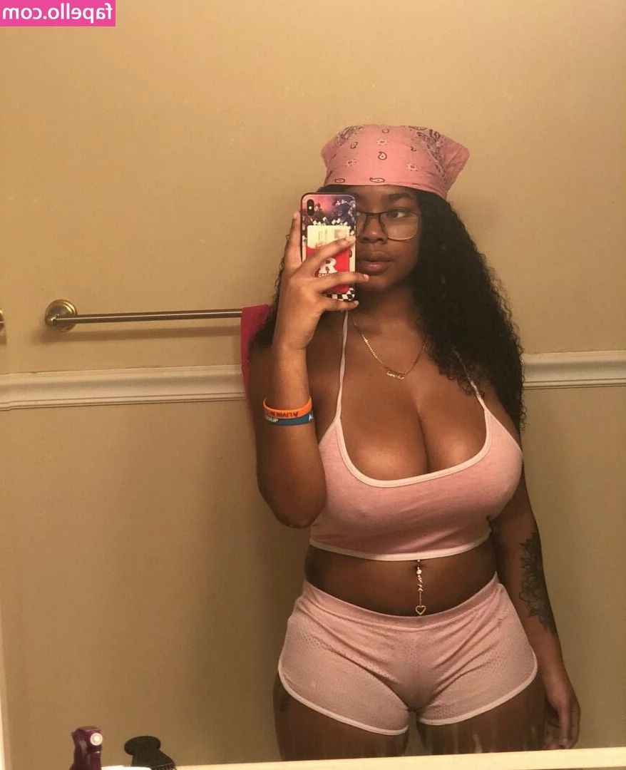 Pretty_yunique [ pretty-yunique ] - Having some fun with a lil self asphyx ation