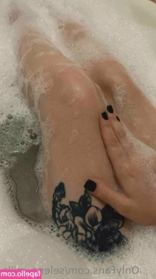 selena_mills [ selena-mills ] - Very quiet in here! You guys sleepy?  Waky waky: get naughty! 😜