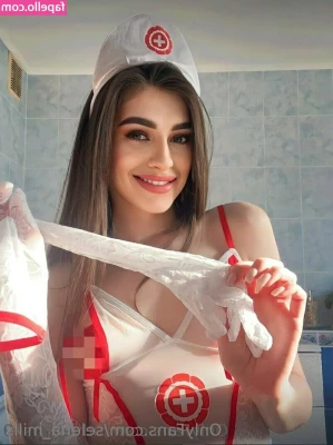 selena_mills [ selena-mills ] - Wanna rip my Clothes Off? HMU and let's get naked!🥵🍑🍆