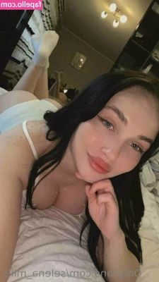 selena_mills [ selena-mills ] - I know exactly why you want me on top of you  it d be an absolute