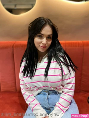 selena_mills [ selena-mills ] - Willst du sehen wie er mich gefickt hat ohne Gummi  anschließend hat