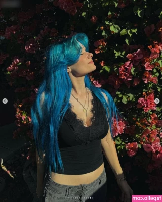 Annalise Mahanes [ annalise-mahanes ] - Chatting and edging   requests and special content available