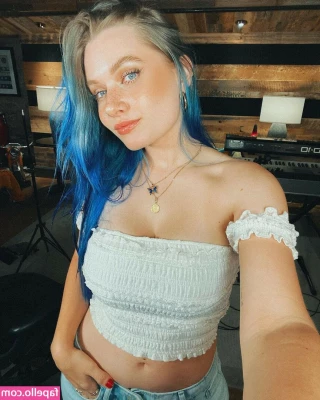 Annalise Mahanes [ annalise-mahanes ] - your naughty slut wants to make you cum so much