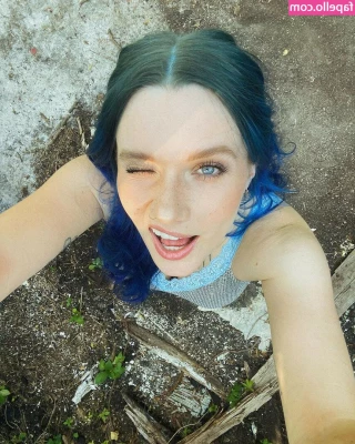 Annalise Mahanes [ annalise-mahanes ] - Oups I forgot my boxer shorts