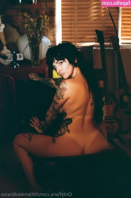 littleinkedblaise - Ven y me la chupas bien rico