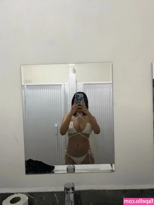 Danielaarld - What are you sticking in first your face or your dick