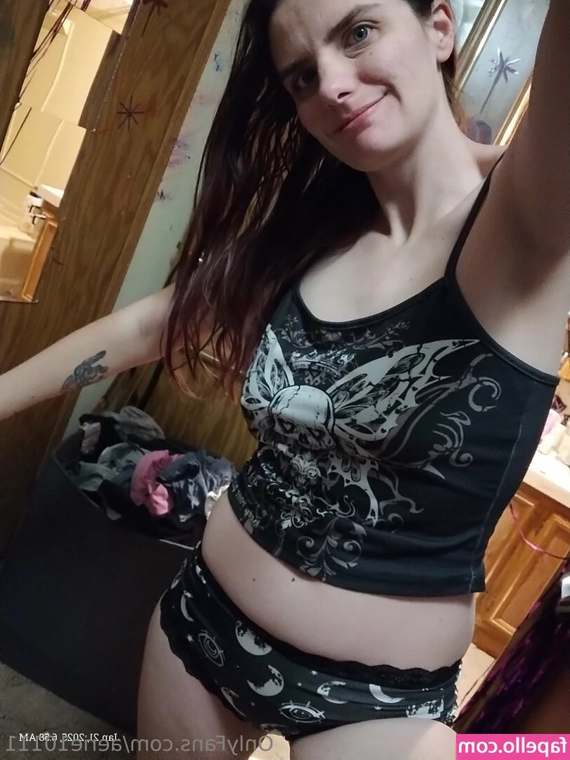 aerie10111 - hi to all my new subscribers  welcome welcome   sorry jordy and I are