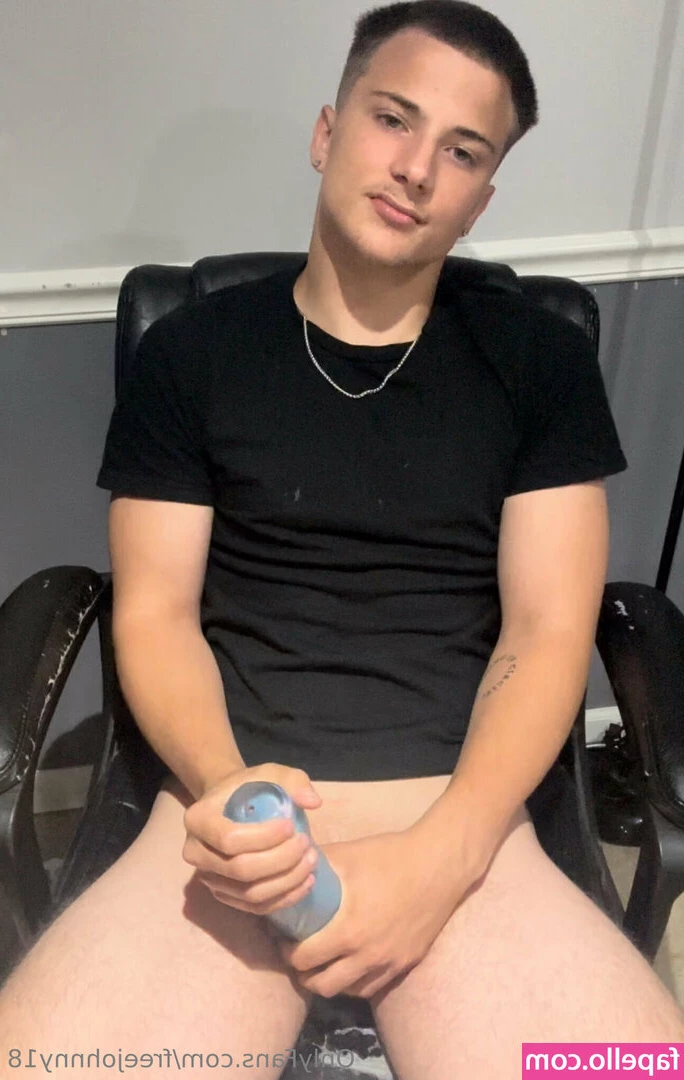 freejohnny18 - Happy hump day   I could do with a hump about now