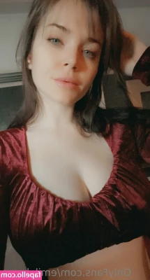 EmilyLynne - You want to have sex with spider-man? 🕸️
