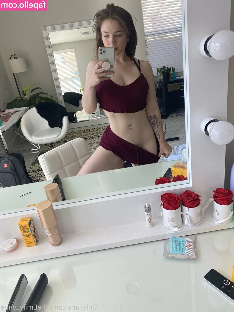 EmilyLynne - Happy hump day everyone