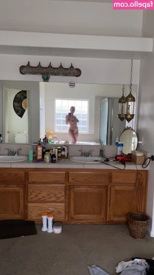 BabyyLiv - Hey how do I get fans