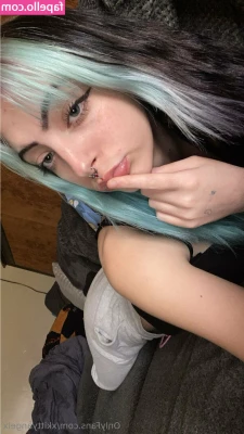 xkittyangelx - Feet  thighs  pussy  underboob  I think I covered a lot of the bases