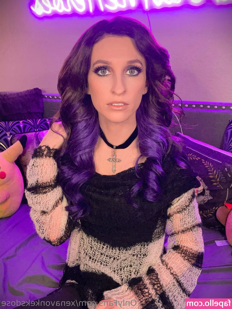 xenavonkeksdose - Loving my fuck machine ☺️✨🤤