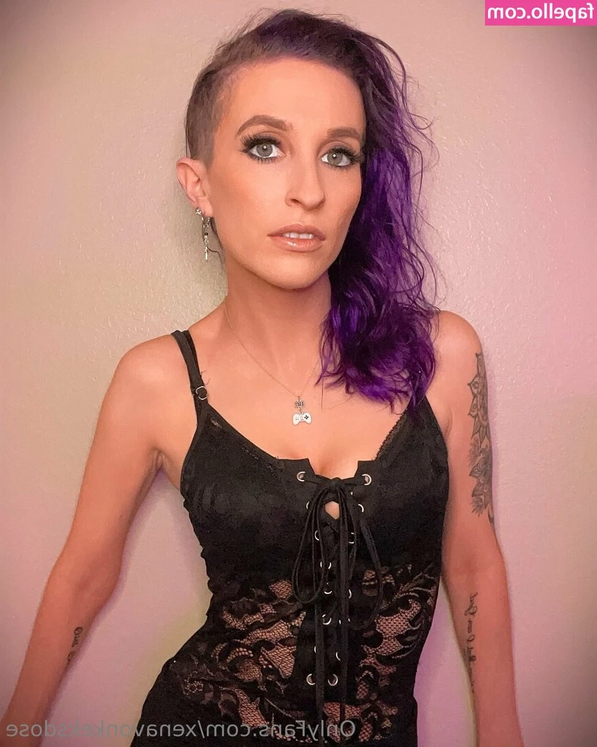 xenavonkeksdose - Pour it all over me until your glass is empty   I totally have a