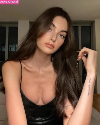 Celine Bethmann [ celine-bethmann ] - What are you up to right now? Looking for some fun?😝