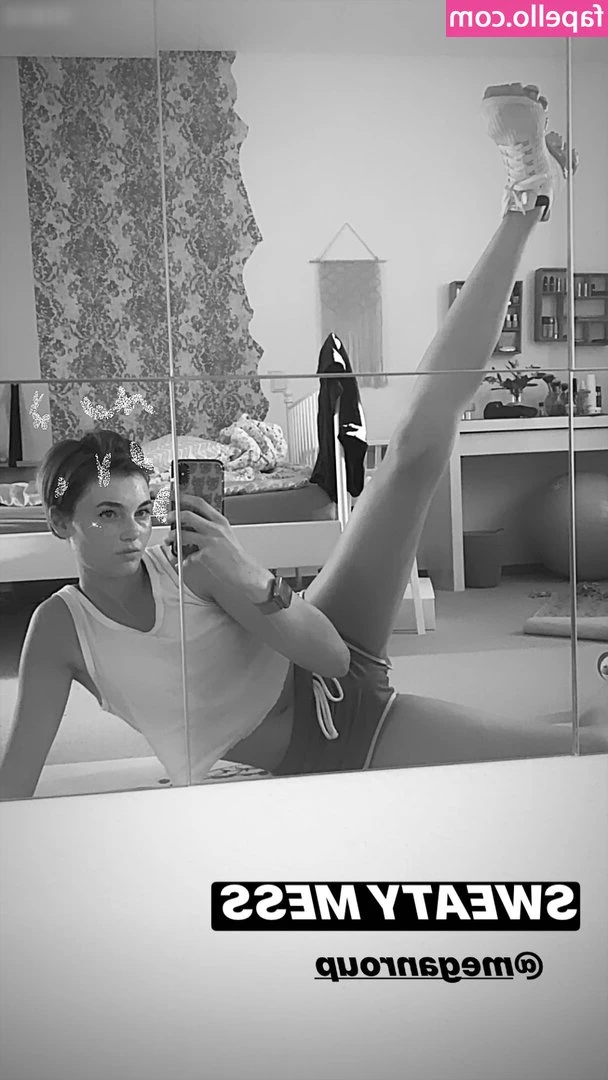 Celine Bethmann [ celine-bethmann ] - Even more naked now 😅