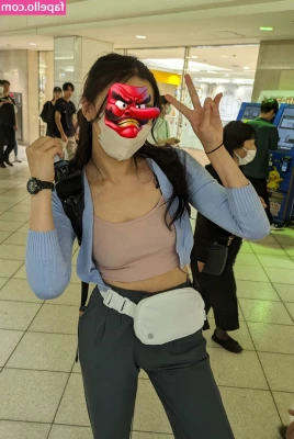 OniGiri - My titties are bursting out of here, can you suck on them?