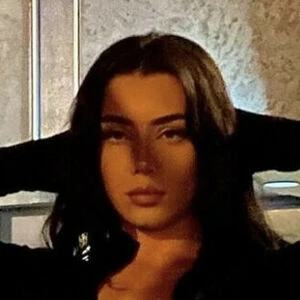 busty.bella.aw