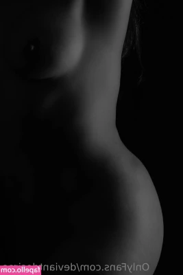 deviantdesiree - Lick my lips and asshole