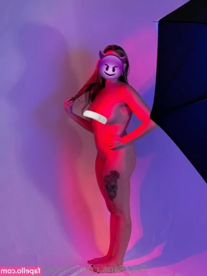 deviantdesiree - Full version tomorrow