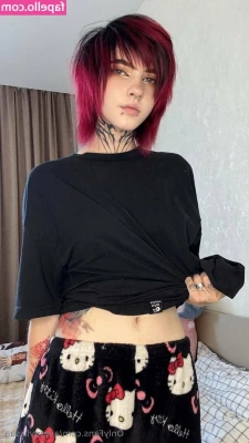 avemylissaa - My insta says I'm too hot for it 😇 Subscribe: